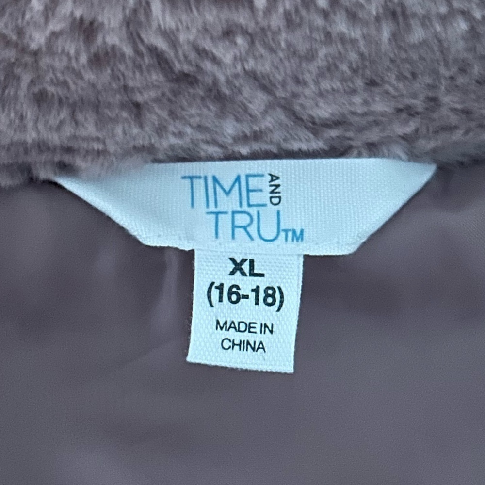 Time and Tru Pink Faux Fur Shacket - Picture 8 of 11